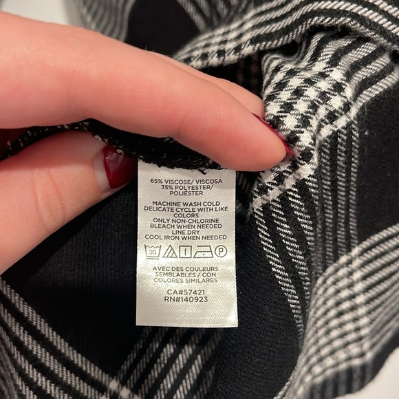 Loft Longsleeve Checkered Print Top - Picture 8 of 8